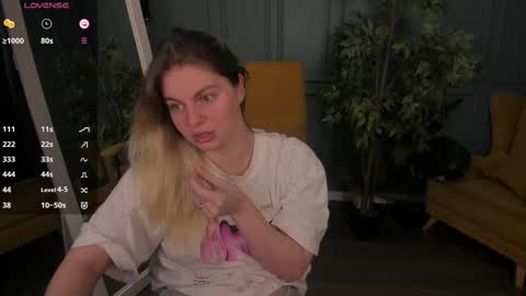 Snapshot of holy_alexa chatting on 03.12.25 Alexa online show from 03.12.25