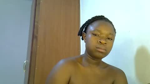 holy_ebony online show from 05.12.26