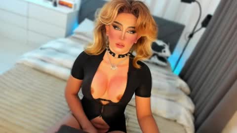 Miss Gia online show from 06.03.26