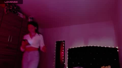 Juli online show from 09.16.25