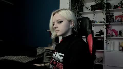 Snapshot of holy_mistresss chatting on 11.05.25 holy_mistresss online show from 11.05.25