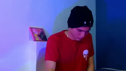 Snapshot of holy_taby_ chatting on 02.06.25 online show from 02.06.25