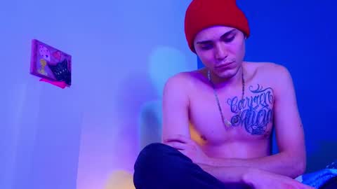 Snapshot of holy_taby_ chatting on 02.21.25 online show from 02.21.25