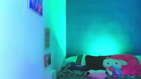 Snapshot of holy_taby_ chatting on 09.14.25 online show from 09.14.25