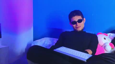 Snapshot of holy_taby_ chatting on 10.28.25 online show from 10.28.25