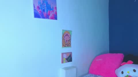 Snapshot of holy_taby_ chatting on 11.06.25 online show from 11.06.25