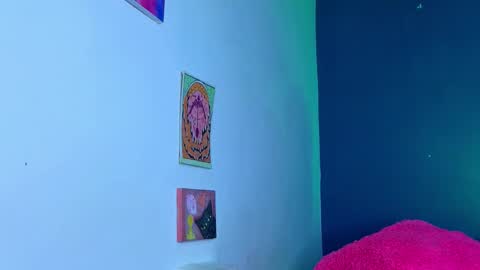 Snapshot of holy_taby_ chatting on 11.09.25 online show from 11.09.25