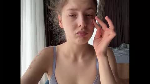 Snapshot of holydori chatting on 10.03.25 dori not holy get my tg channel with link from description under last photo online show from 10.03.25