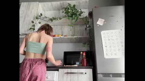 Snapshot of holydori chatting on 10.20.25 dori not holy get my tg channel with link from description under last photo online show from 10.20.25