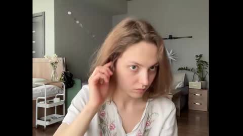 Snapshot of holydori chatting on 10.29.25 dori not holy get my tg channel with link from description under last photo online show from 10.29.25