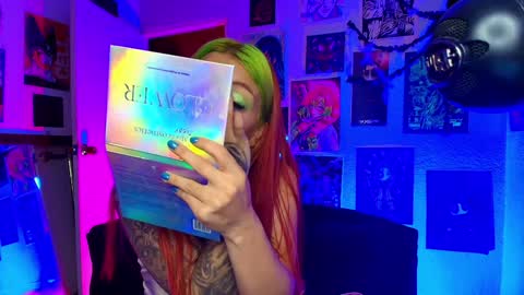 Snapshot of holyeva chatting on 12.01.24 online show from 12.01.24