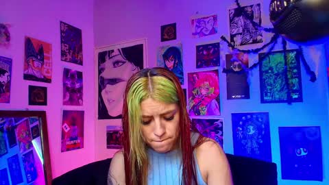 Snapshot of holyeva chatting on 12.05.24 online show from 12.05.24