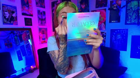 Snapshot of holyeva chatting on 12.06.24 online show from 12.06.24