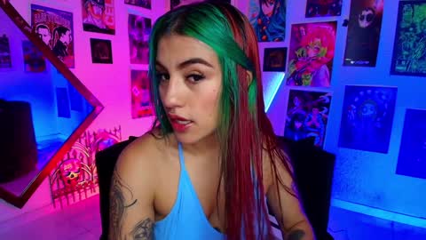 Snapshot of holyeva chatting on 01.28.25 online show from 01.28.25