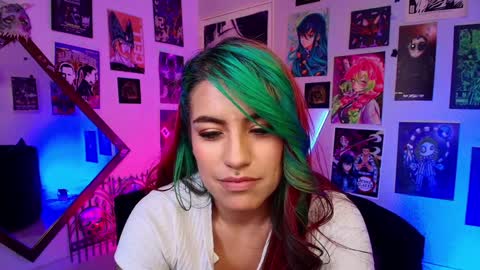 Snapshot of holyeva chatting on 01.30.25 online show from 01.30.25