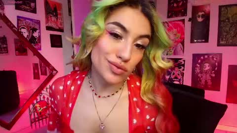 Snapshot of holyeva chatting on 02.18.25 online show from 02.18.25