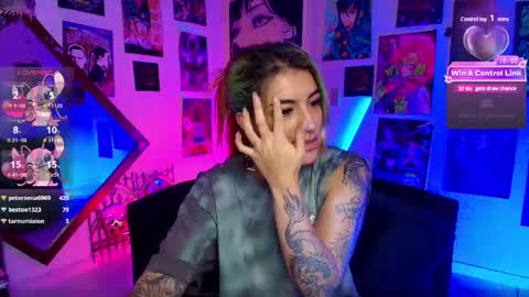 Snapshot of holyeva chatting on 02.21.25 online show from 02.21.25