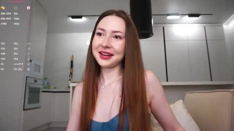 Snapshot of holyhee chatting on 10.06.25 Holy online show from 10.06.25