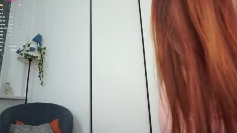 Snapshot of holyhee chatting on 10.07.25 Holy online show from 10.07.25