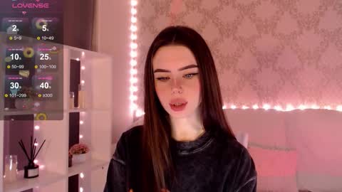 Mia online show from 10.17.25