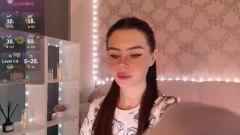 Mia online show from 12.04.25