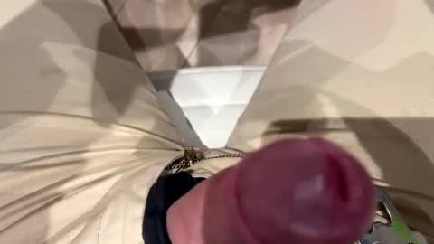 Snapshot of hom2022 chatting on 12.21.24 Hom2022 online show from 12.21.24