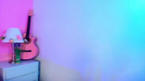 honeeymoonn online show from 09.24.25