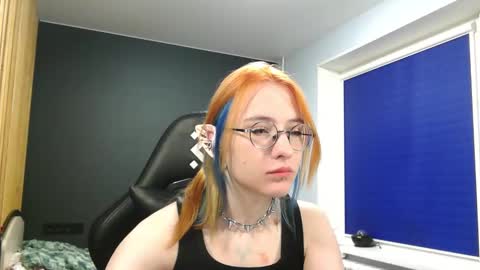 Honelints boyblonde hair AsterMIntfemboybrown hair online show from 12.18.24