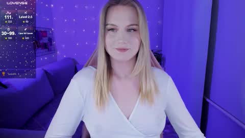 Snapshot of honey_blondee chatting on 03.01.26 Tammy online show from 03.01.26