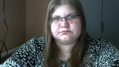 Snapshot of honey_bunny_x chatting on 06.26.26 Bunny online show from 06.26.26
