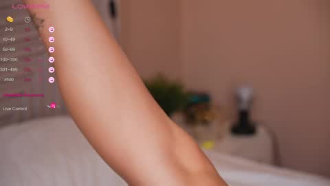 Snapshot of honey_buunny chatting on 06.02.26 Kristina online show from 06.02.26