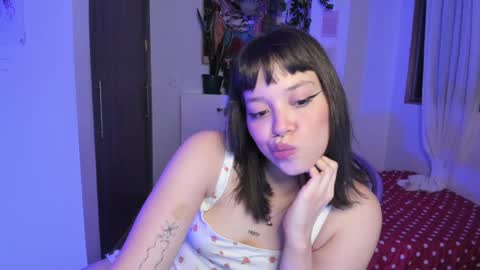 Snapshot of honey_hoe chatting on 12.14.24 Lau online show from 12.14.24