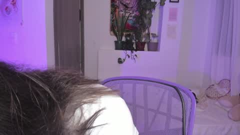 Snapshot of honey_hoe chatting on 02.07.25 Lau online show from 02.07.25