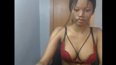 Snapshot of honey_juicydoll chatting on 10.14.25 Sonia online show from 10.14.25