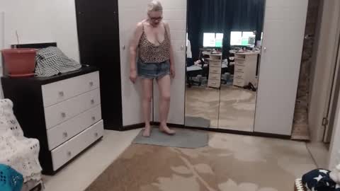 Snapshot of honey_lady_ chatting on 10.25.25 Honey Lady online show from 10.25.25