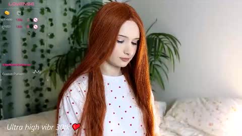 Snapshot of honey_letty chatting on 11.05.25 LETTY online show from 11.05.25