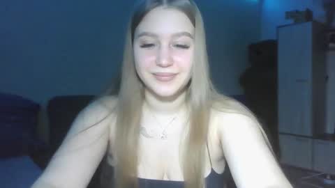 Snapshot of honey_lolaaa chatting on 10.17.25 honey_lolaaa online show from 10.17.25