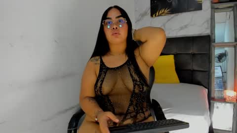 Miel and flor online show from 06.05.26
