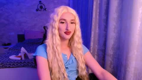 Snapshot of honey_sunset chatting on 09.26.25 honey_sunset online show from 09.26.25