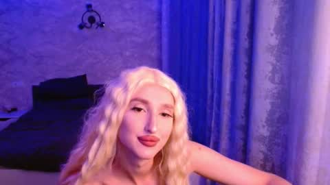 Snapshot of honey_sunset chatting on 09.29.25 honey_sunset online show from 09.29.25