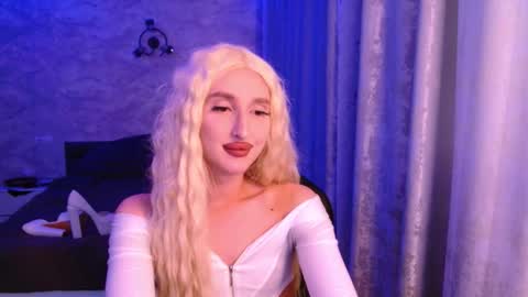 Snapshot of honey_sunset chatting on 10.04.25 honey_sunset online show from 10.04.25