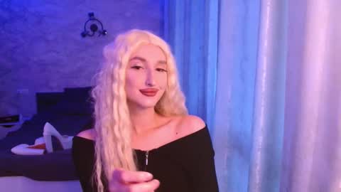 Snapshot of honey_sunset chatting on 10.10.25 honey_sunset online show from 10.10.25