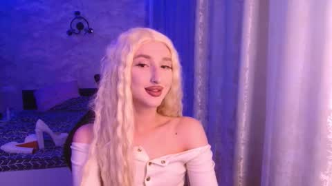 Snapshot of honey_sunset chatting on 10.16.25 honey_sunset online show from 10.16.25