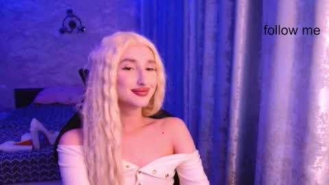 Snapshot of honey_sunset chatting on 10.26.25 honey_sunset online show from 10.26.25