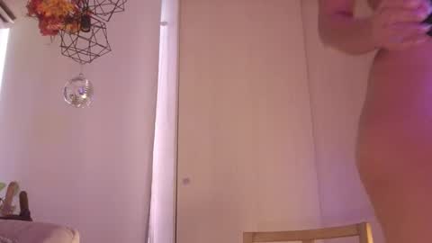 Snapshot of honey_sweet8 chatting on 09.10.25 Honey-Sweett online show from 09.10.25