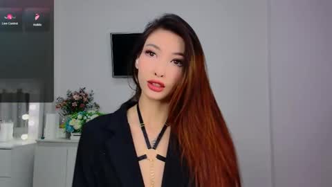 yani  online show from 02.14.25