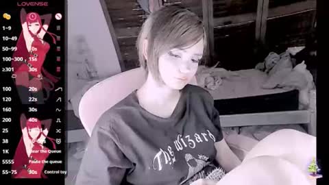 Snapshot of honeyapplealaska chatting on 12.16.25 Honey Apple Alaska online show from 12.16.25