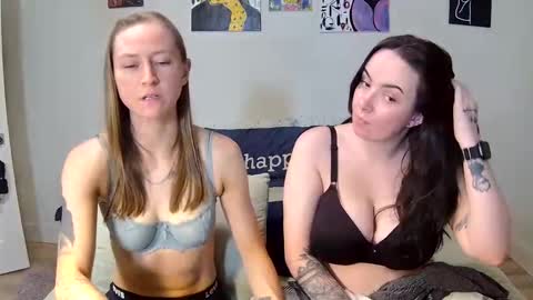 HoneyBeeXx69 online show from 06.03.26