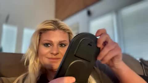 Snapshot of honeybuhnny chatting on 03.02.26 honeybuhnny online show from 03.02.26