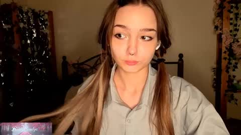 Snapshot of honeycomfya chatting on 06.03.26 Masha online show from 06.03.26
